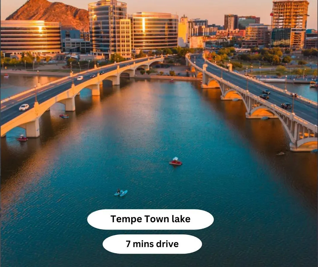 Modern 2Br-Spring Training! W Pool, Gym & Parking Apartment Tempe
