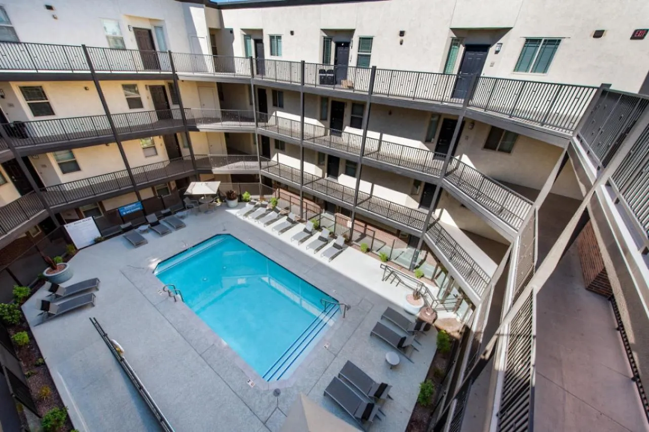 Modern 2Br-Spring Training! W Pool, Gym & Parking Apartment Tempe United States